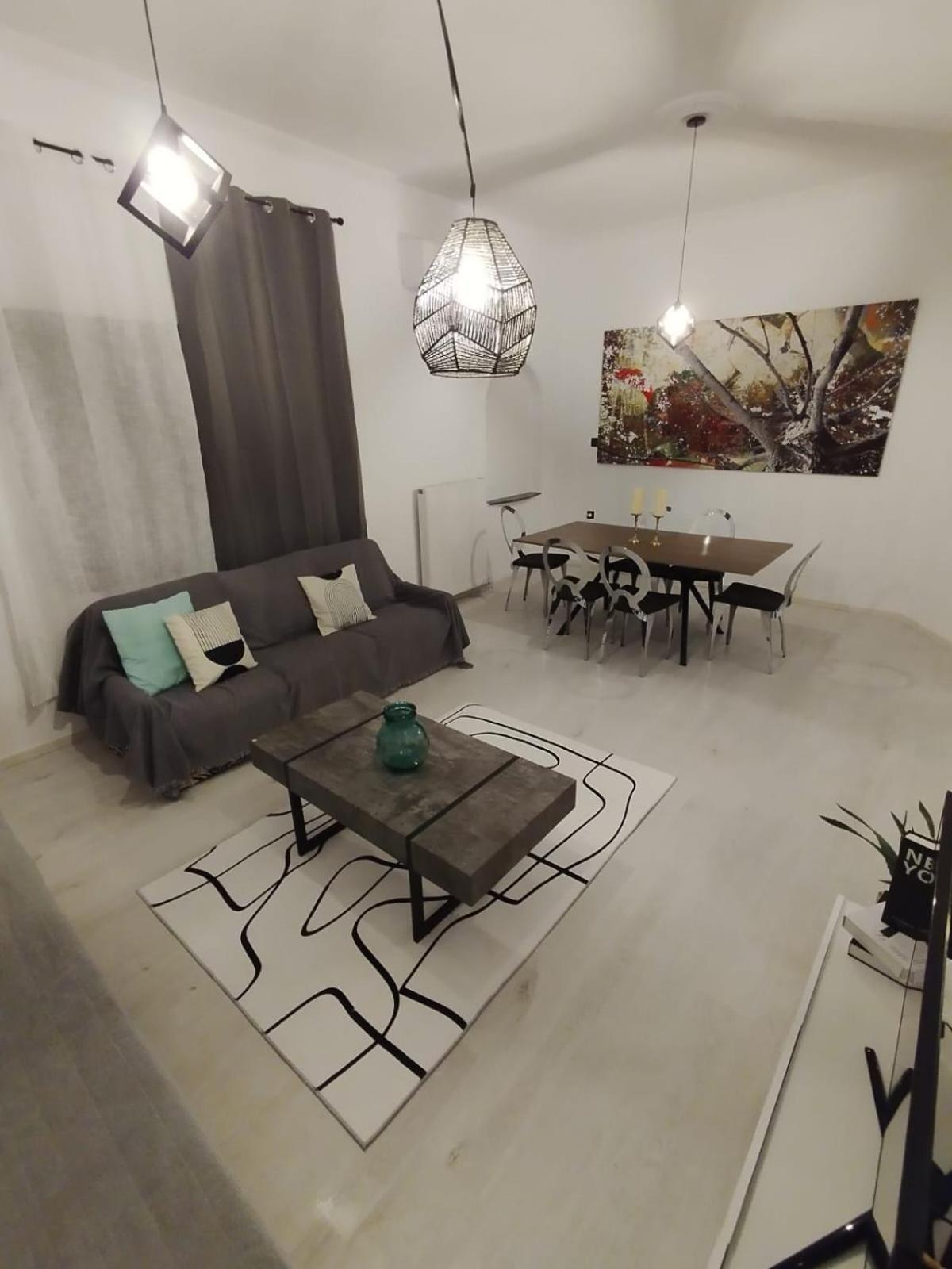 Black N' White Cozy Housegarden อเล็กซานโดรโพลิส ภายนอก รูปภาพ